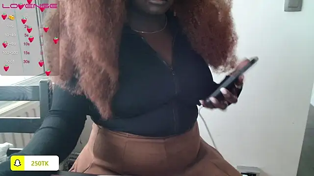 Snapshot of Thepanthera chatting on 12/15/24, 03:31 Thepanthera online show from 12/15/24, 03:31