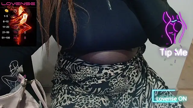 Snapshot of Thepanthera chatting on 03/11/25, 06:19 Thepanthera online show from 03/11/25, 06:19