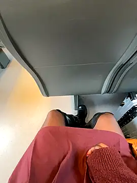 Snapshot of Thepanthera chatting on 10/12/25, 08:24 Thepanthera online show from 10/12/25, 08:24