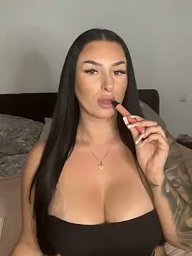 Mia-Bremer online show from 09/23/25, 03:59