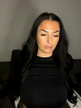 Mia-Bremer online show from 09/27/25, 10:26