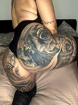 Mia-Bremer online show from 12/05/25, 01:09