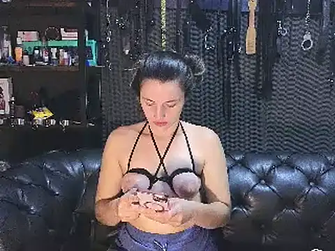 Snapshot of kimberly_swan chatting on 12/18/24, 04:17 kimberly swan online show from 12/18/24, 04:17