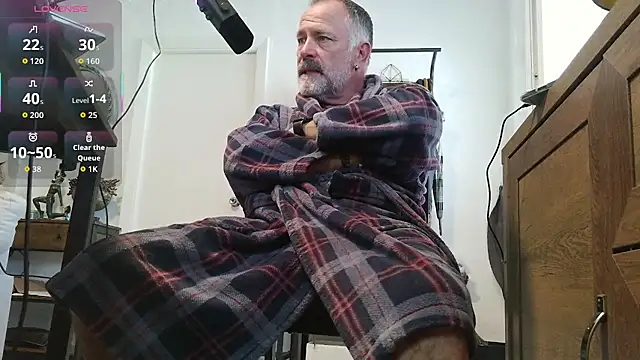Snapshot of DaddybearVLC chatting on 03/24/26, 03:06 DaddybearVLC online show from 03/24/26, 03:06