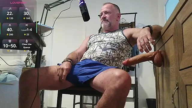 Snapshot of DaddybearVLC chatting on 04/01/26, 06:05 DaddybearVLC online show from 04/01/26, 06:05
