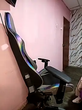 kanyat  online show from 11/30/25, 02:32