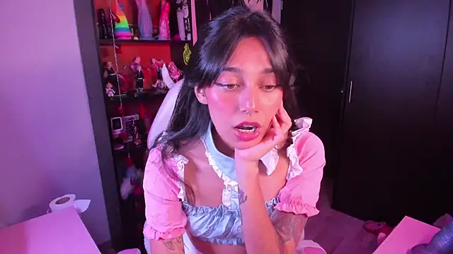 amber yull online show from 04/21/26, 02:37