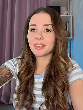 Snapshot of Alina_Vibe_Me chatting on 07/26/26, 11:44 Alina Vibe Me online show from 07/26/26, 11:44