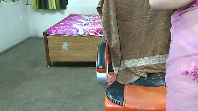 Cute Mahi22 online show from 04/22/26, 11:34