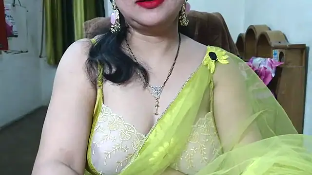 Snapshot of Cute_Mahi22 chatting on 05/14/26, 06:09 Cute Mahi22 online show from 05/14/26, 06:09