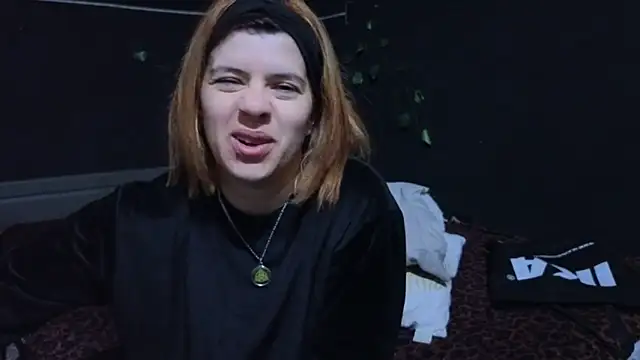 Carlafoxxx online show from 11/17/25, 12:55