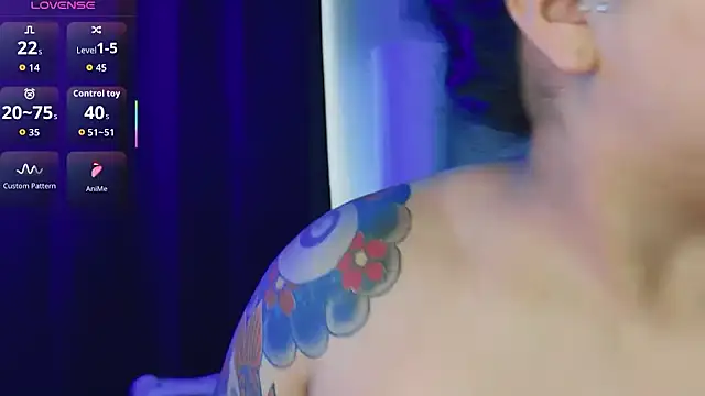 kimmiakiss22 online show from 09/21/25, 10:33