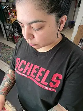 kimmiakiss22 online show from 04/22/26, 09:16