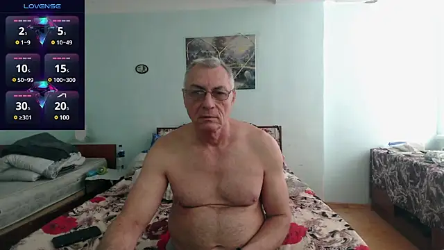 Snapshot of sexman181166 chatting on 02/11/25, 06:40 sexman181166 online show from 02/11/25, 06:40