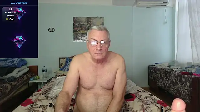 Snapshot of sexman181166 chatting on 02/12/25, 02:10 sexman181166 online show from 02/12/25, 02:10