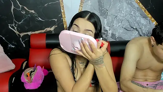 Snapshot of hot-threesome chatting on 09/27/25, 07:08 hot-threesome online show from 09/27/25, 07:08