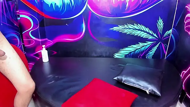 hot-threesome online show from 06/06/26, 11:20