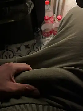 Snapshot of Nando chatting on 02/18/26, 05:42 Nando online show from 02/18/26, 05:42