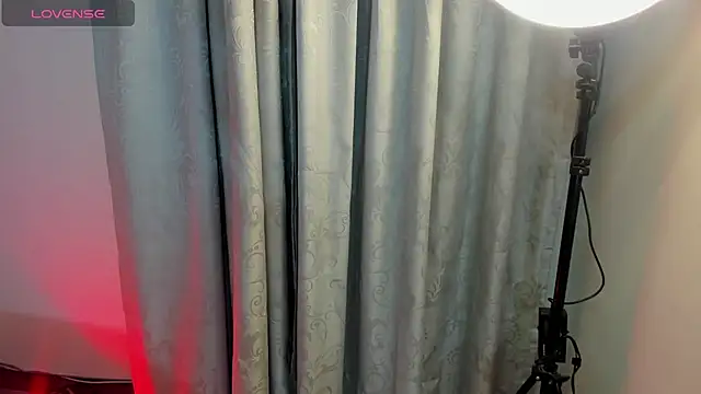 xhinata hyugax online show from 09/11/25, 11:05