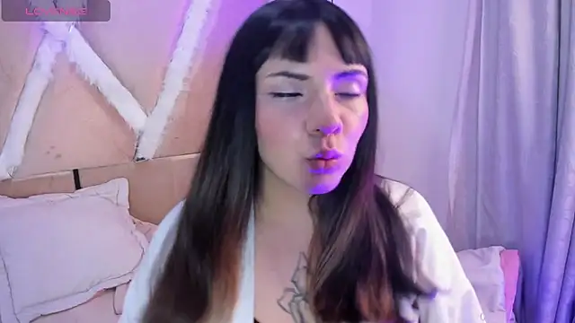 Snapshot of xhinata_hyugax chatting on 12/21/25, 09:55 xhinata hyugax online show from 12/21/25, 09:55