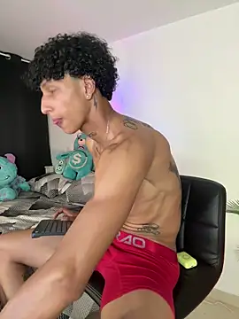 Snapshot of mike_casseano chatting on 12/14/25, 11:31 mike casseano online show from 12/14/25, 11:31