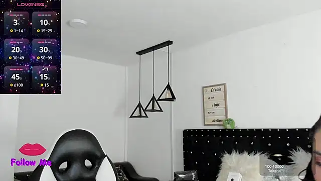 natasha logan  online show from 02/04/25, 04:05