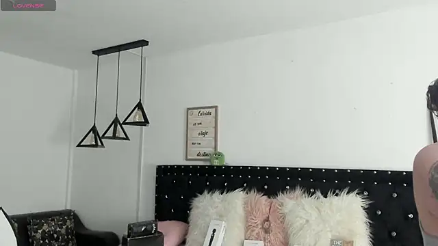 natasha logan  online show from 02/15/25, 04:03