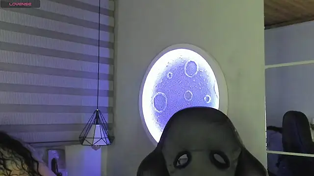 natasha logan  online show from 10/11/25, 04:12