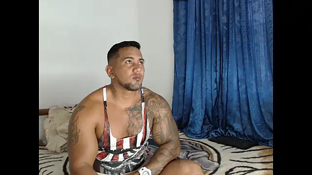 Snapshot of lover_1994 chatting on 01/22/25, 06:20 lover 1994 online show from 01/22/25, 06:20