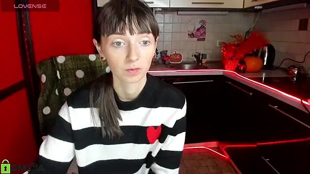 TayanaJons online show from 11/18/25, 07:57