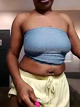 Snapshot of Lilli_Lovely chatting on 03/17/25, 11:00 Lilli Lovely online show from 03/17/25, 11:00