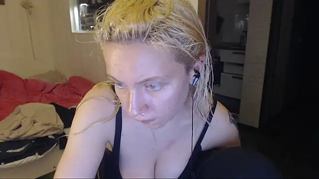 amanda kiss kiss online show from 11/07/25, 02:06