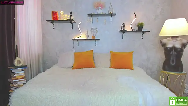 Snapshot of StripBianka chatting on 02/08/25, 10:39 StripBianka online show from 02/08/25, 10:39