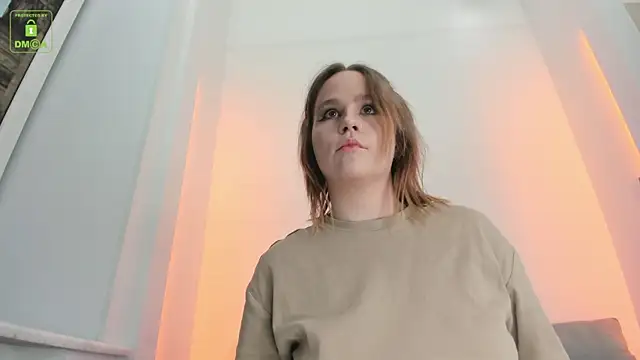 Snapshot of ErikaLust chatting on 12/28/24, 04:19 ErikaLust online show from 12/28/24, 04:19