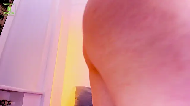 Snapshot of ErikaLust chatting on 01/24/25, 04:16 ErikaLust online show from 01/24/25, 04:16