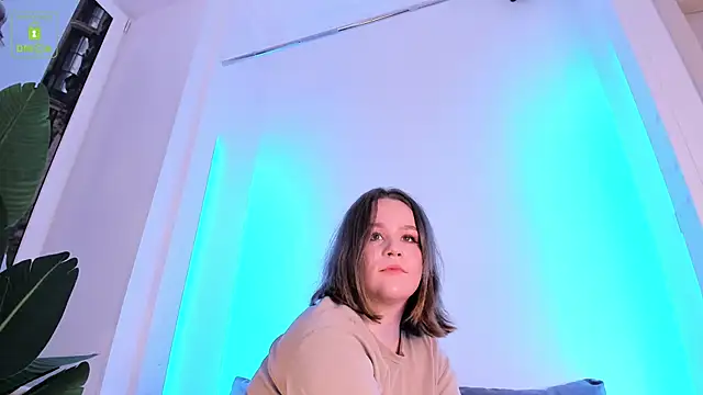 Snapshot of ErikaLust chatting on 10/14/25, 04:13 ErikaLust online show from 10/14/25, 04:13