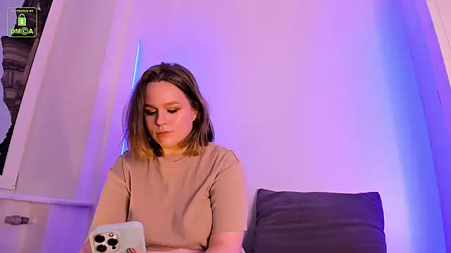 Snapshot of ErikaLust chatting on 10/23/25, 04:12 ErikaLust online show from 10/23/25, 04:12