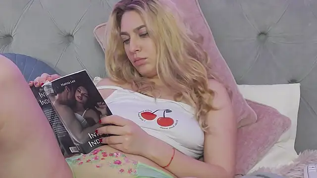 AvaBlue  online show from 03/10/25, 10:15