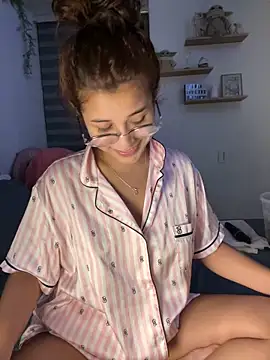 crystal bunny7 online show from 12/09/24, 12:23