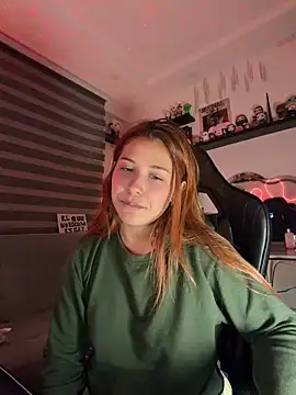 crystal bunny7 online show from 10/31/25, 01:50