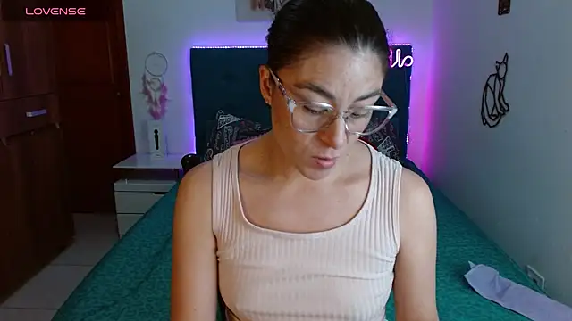 antonella sweet33 online show from 03/22/25, 11:42