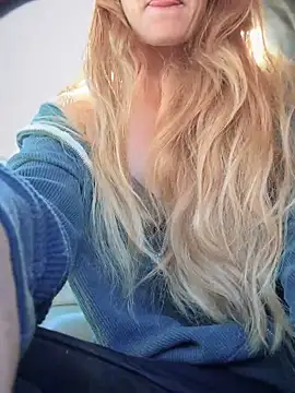 GoldenFlameGoddess online show from 09/23/25, 06:44