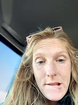 GoldenFlameGoddess online show from 11/15/25, 10:04