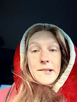 GoldenFlameGoddess online show from 01/13/26, 03:50