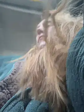 GoldenFlameGoddess online show from 02/15/26, 05:20