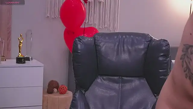 Molly Jons online show from 03/07/26, 01:02