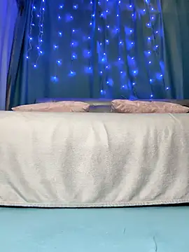 Snapshot of Love_Lysa_ chatting on 09/24/25, 02:15 Love Lysa online show from 09/24/25, 02:15