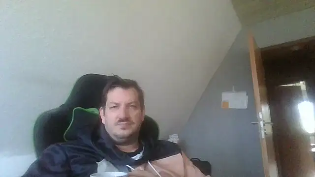 Snapshot of Golffahrer1982 chatting on 09/25/25, 07:34 Golffahrer1982 online show from 09/25/25, 07:34