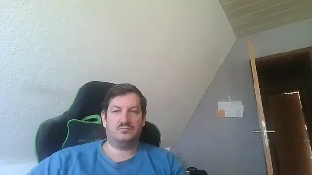 Snapshot of Golffahrer1982 chatting on 10/05/25, 10:13 Golffahrer1982 online show from 10/05/25, 10:13