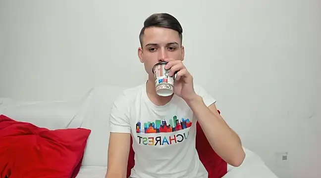 Snapshot of andboyfor6 chatting on 12/11/24, 08:15 andboyfor6 online show from 12/11/24, 08:15